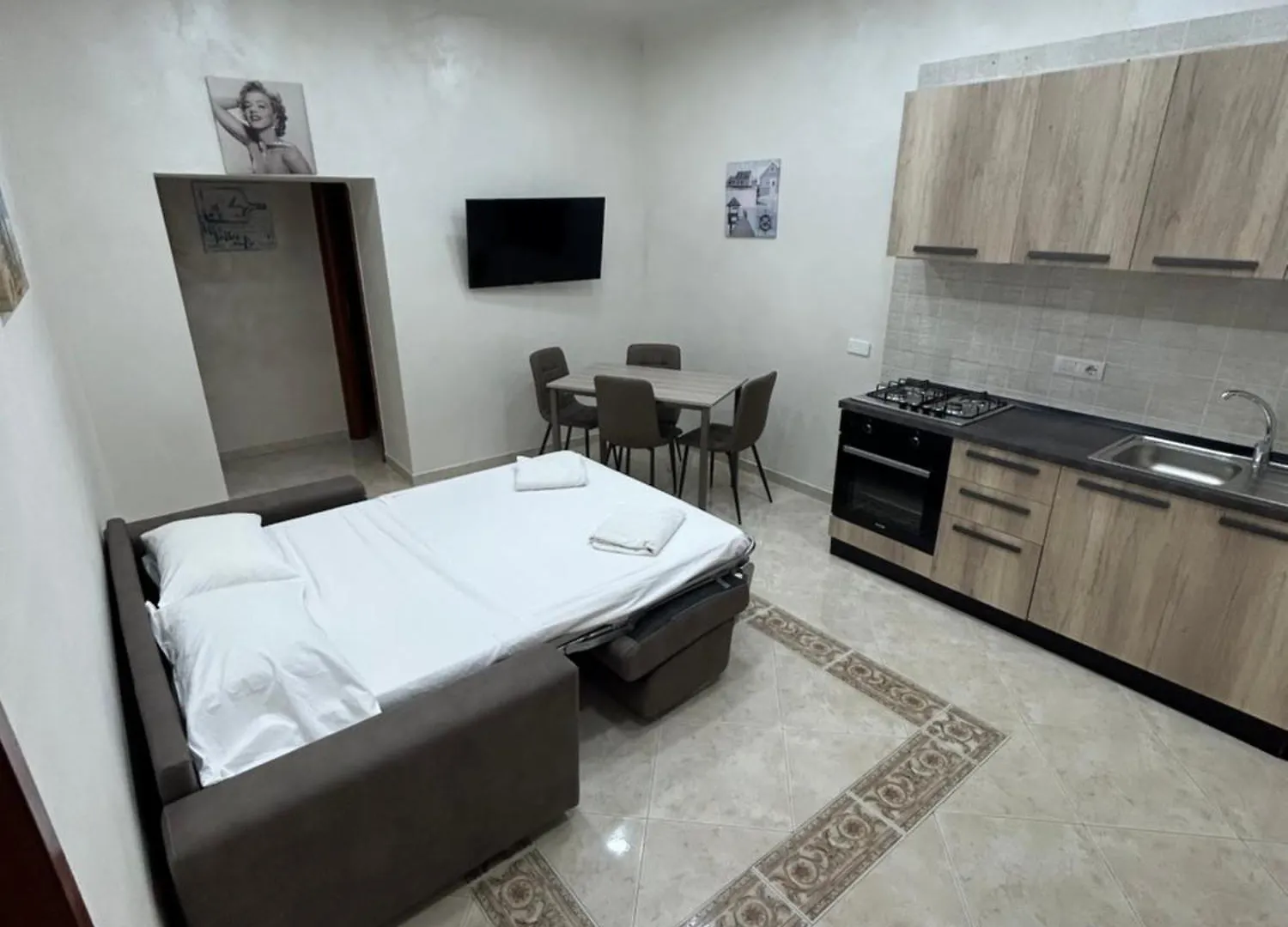 Dora House Valentino Apartment Naples 0*,  Italy